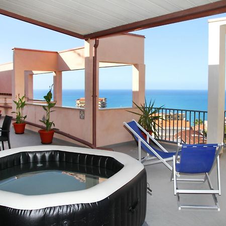Attico Vista Mare Con Terrazza E Spa Riscaldata Santo Stefano di Camastra Εξωτερικό φωτογραφία