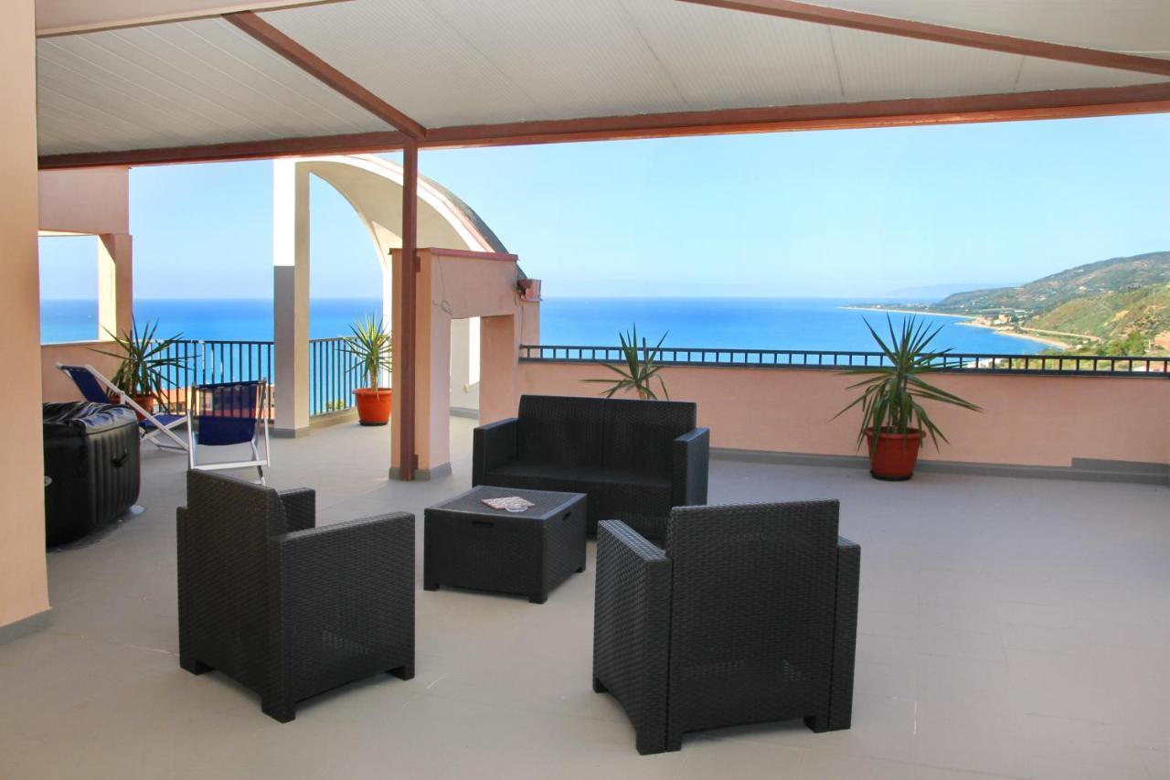 Attico Vista Mare Con Terrazza E Spa Riscaldata Santo Stefano di Camastra Εξωτερικό φωτογραφία