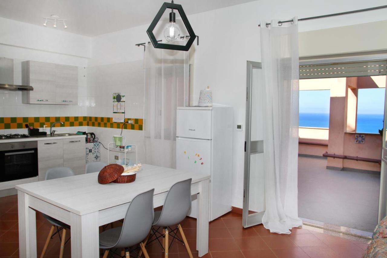 Attico Vista Mare Con Terrazza E Spa Riscaldata Santo Stefano di Camastra Εξωτερικό φωτογραφία
