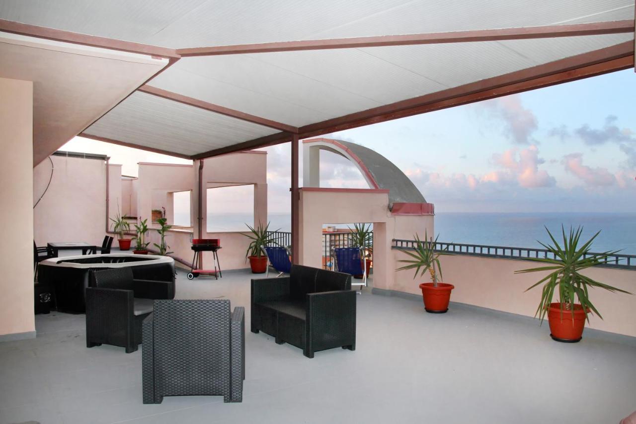 Attico Vista Mare Con Terrazza E Spa Riscaldata Santo Stefano di Camastra Εξωτερικό φωτογραφία
