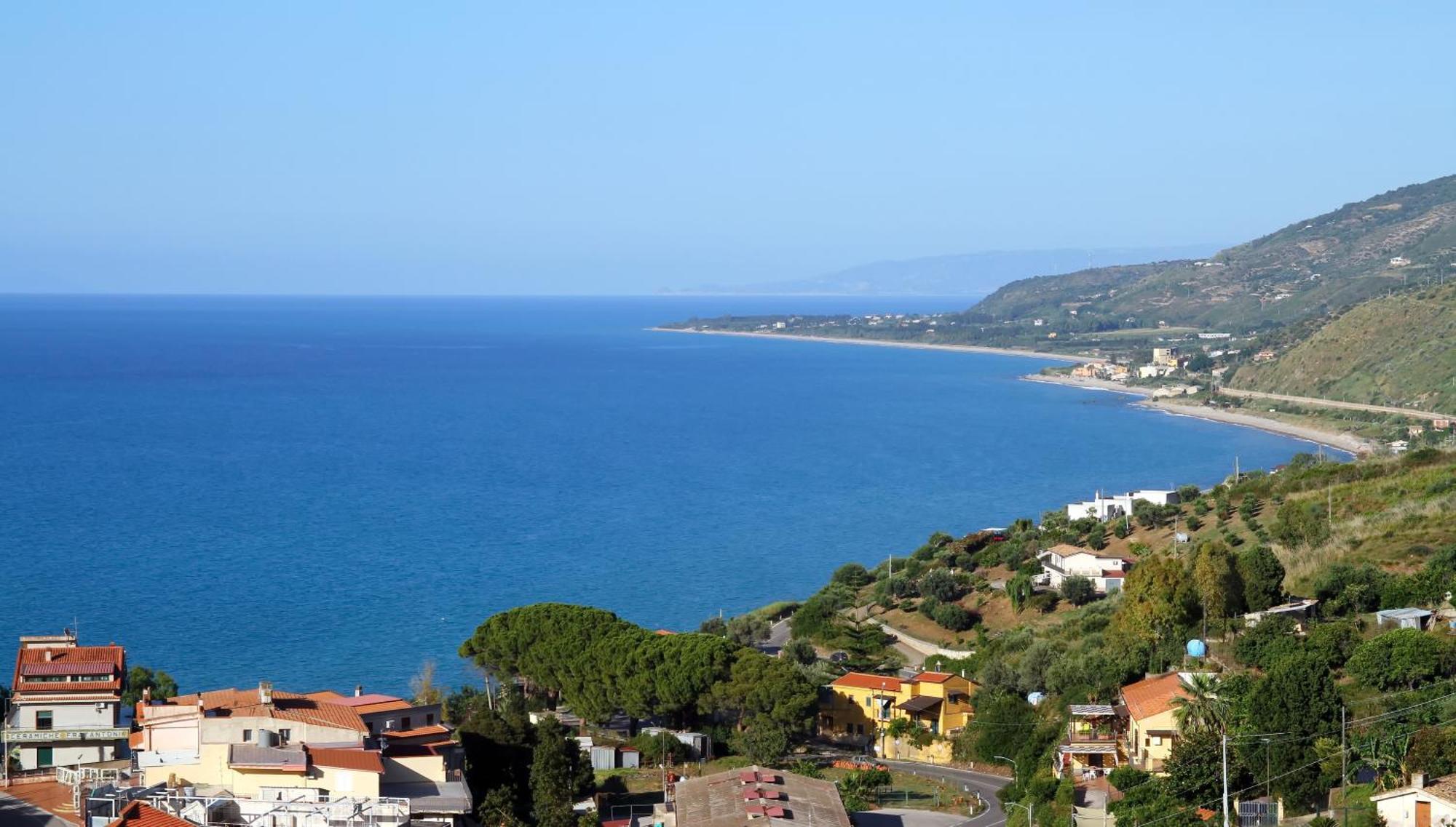 Attico Vista Mare Con Terrazza E Spa Riscaldata Santo Stefano di Camastra Εξωτερικό φωτογραφία